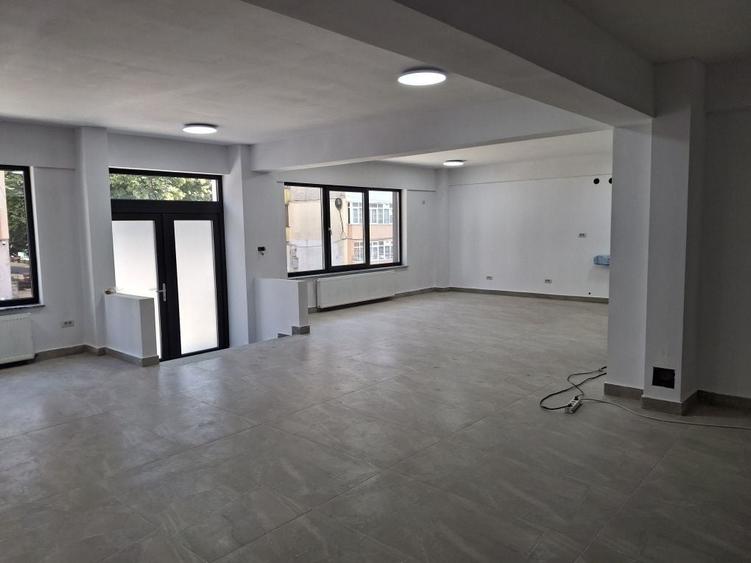 Spațiu comercial, de 100 mp, în Burdujeni