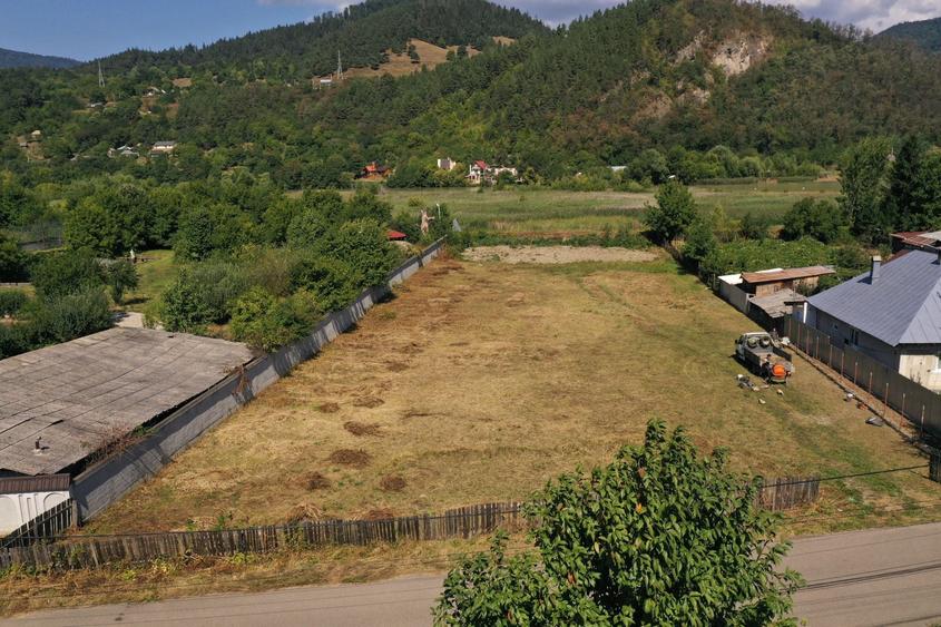 Teren Construcții intravilan de 2587 mp, în Pângărați