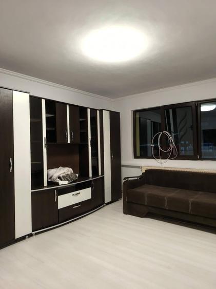 Apartament cu 2 camere în Micro 11
