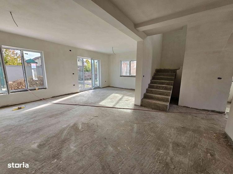 Casă cu 4 camere cu Teren 360 Mp în Sânmartin
