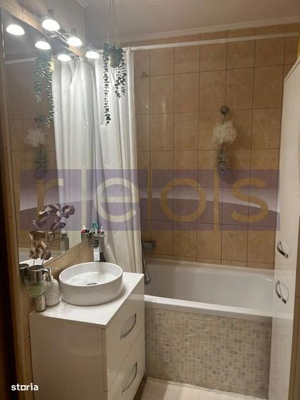 Apartament cu 3 camere decomandat în Dristor
