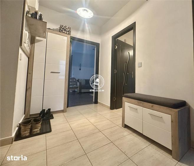 Apartament cu 3 camere decomandat în Rediu