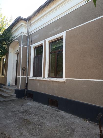 Casă cu 3 camere în Central