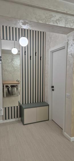Apartament cu 3 camere decomandat în Exterior Vest