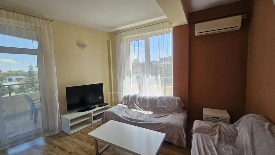 Apartament cu 4 camere semidecomandat, mobilat în Zorilor