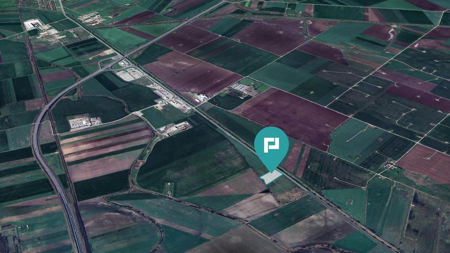 Teren agricol extravilan de 22500 mp, în Est
