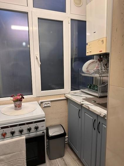 Apartament cu 2 camere decomandat, mobilat în Central