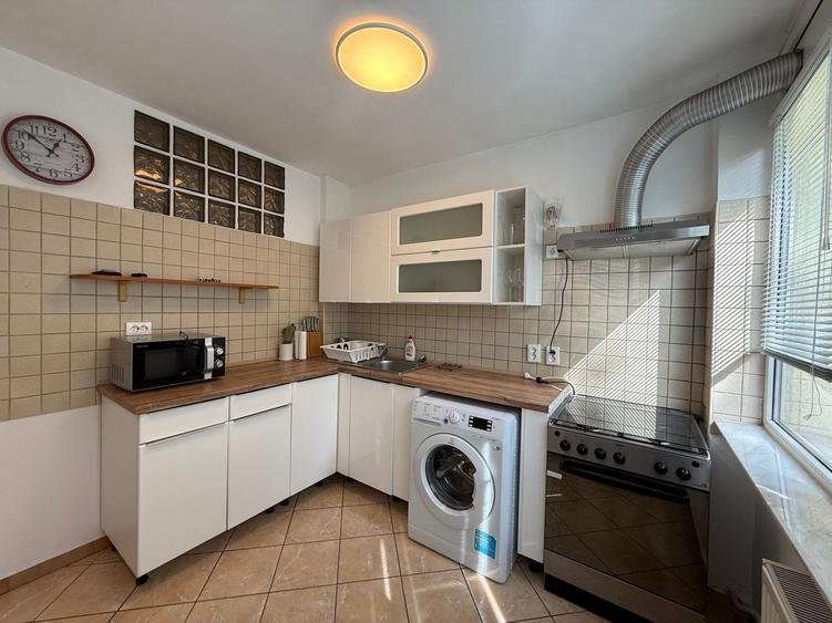 Apartament cu 3 camere decomandat, mobilat în Arcul de Triumf
