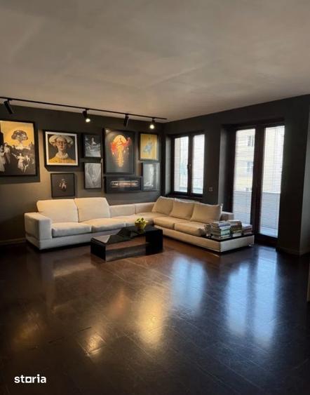 Apartament cu 4 camere decomandat în Central