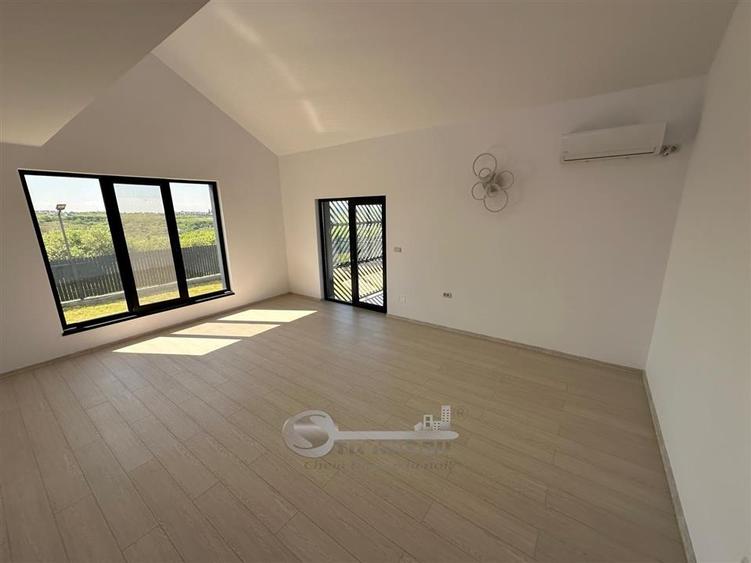 Casă individuală cu 4 camere cu Teren 588 Mp în Vișan