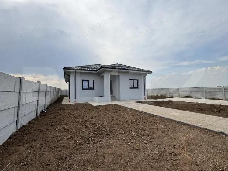 Casă cu 4 camere cu Teren 600 Mp în Pielești