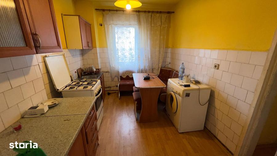 Apartament cu 2 camere decomandat în Petros
