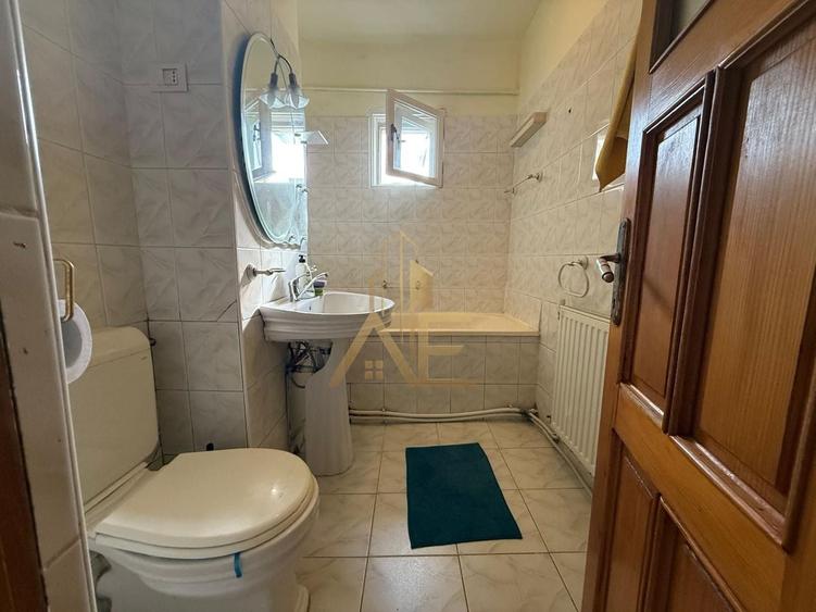 Apartament cu 3 camere decomandat, mobilat în Central