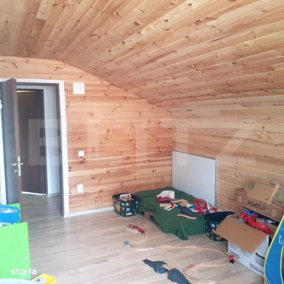 Casa deosebita din lemn masiv de stejar, 125 mp utili, teren 700 mp, B - 5