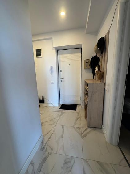 Apartament cu 3 camere semidecomandat în Drumul Taberei