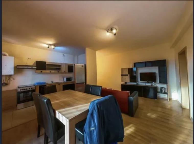 Apartament cu 2 camere decomandat în Lipovei