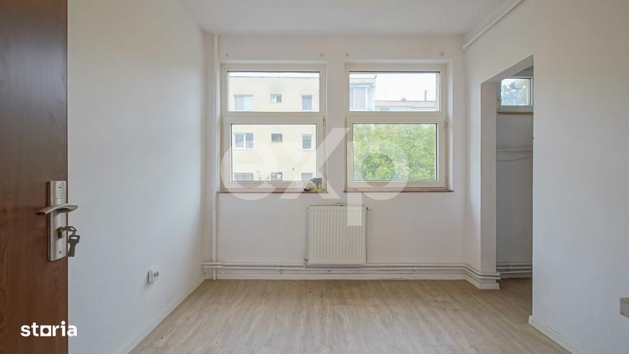 Apartament cu 5 camere decomandat în Astra