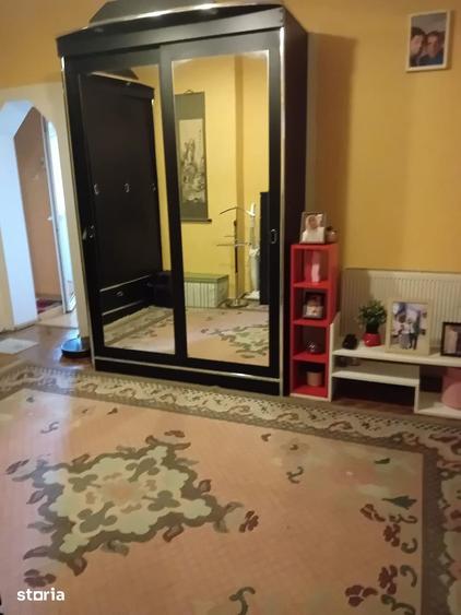 Apartament cu 3 camere decomandat în Obor