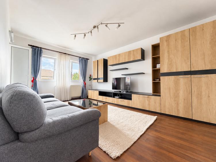 Apartament cu 2 camere decomandat în Soarelui
