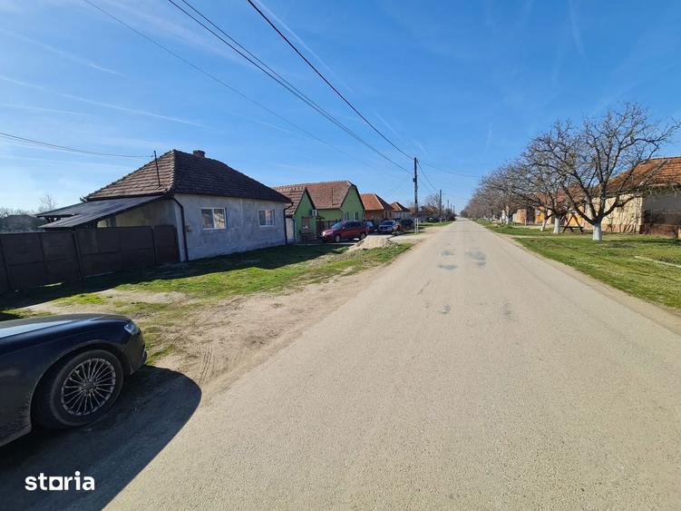Casa de Vanzare in Rapsig, Renovata! 64km de Jud. Arad, Pe Principala! - 1