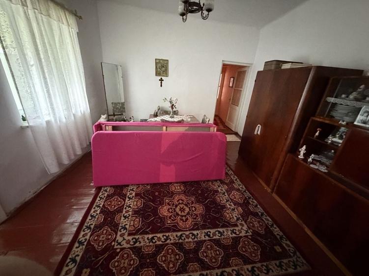 Casă cu 4 camere în Central