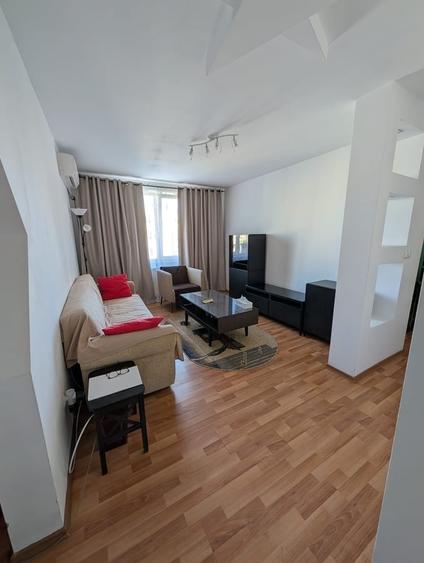 Apartament cu 3 camere în Dristor