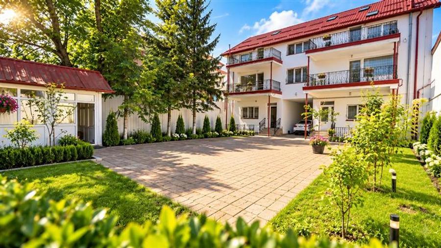 Duplex cu 13 camere cu Canalizare în Central