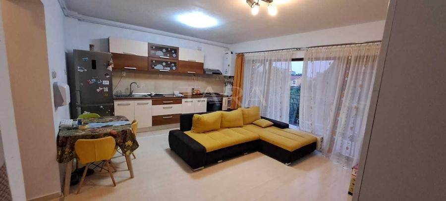 Apartament cu 2 camere semidecomandat, mobilat în Florești