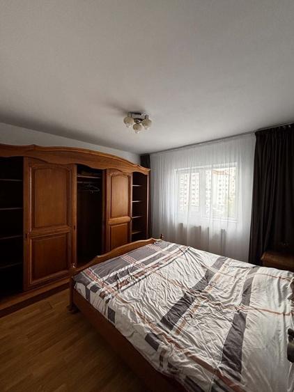 inchirez apartament zona piata mare - 4