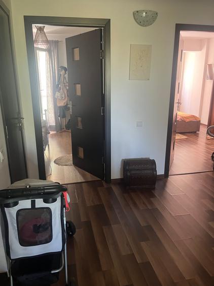 Apartament cu 3 camere decomandat în Florești