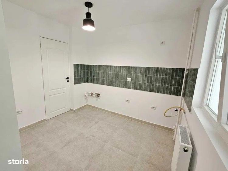 Apartament cu 3 camere decomandat în Tei