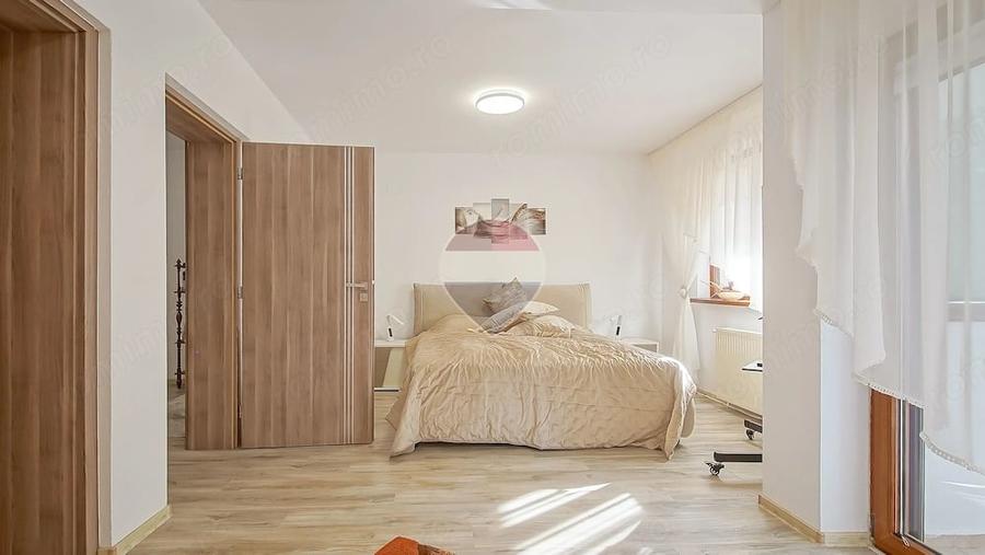 Apartament cu 4 camere decomandat în Cioplea