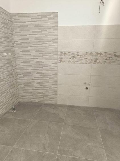 Casă cu Teren 2500 Mp în Marginea