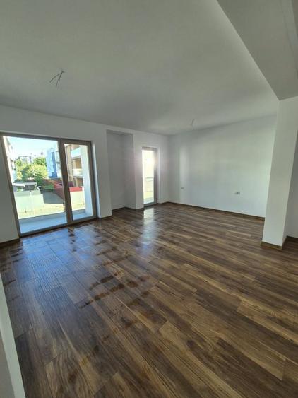 Proprierar Ofer pentru inchiriere 3 Camere - 13