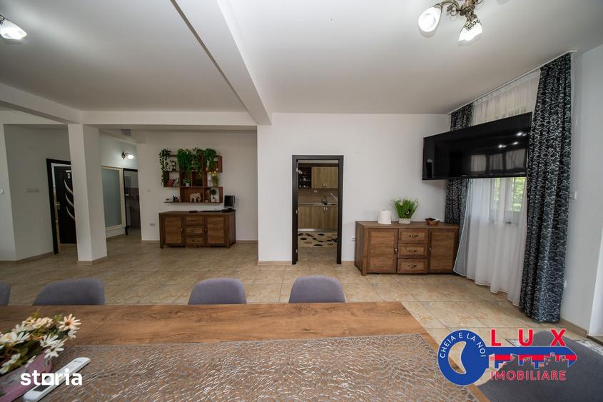 Casă cu 6 camere cu Teren 2000 Mp în Valea Nucarilor