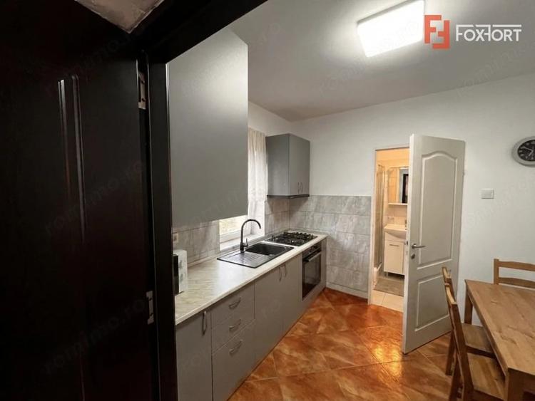 Casă cu 3 camere cu Teren 1094 Mp în Izvin