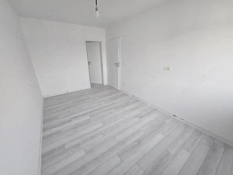 Apartament cu 3 camere decomandat în Giroc