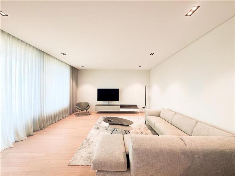Apartament cu 3 camere decomandat, mobilat în Floreasca
