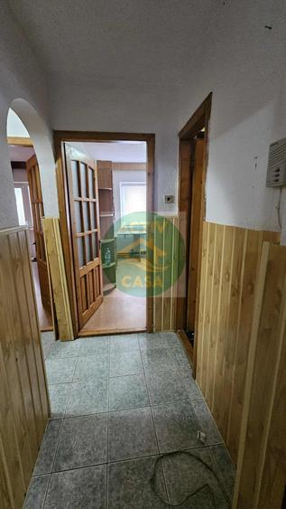 Apartament cu 3 camere decomandat în Sud