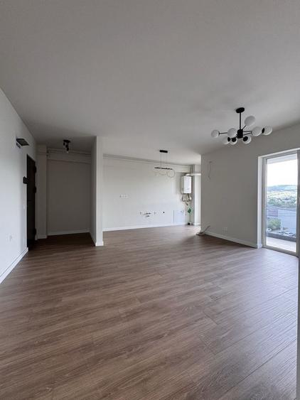 Apartament cu 2 camere semidecomandat în Florești