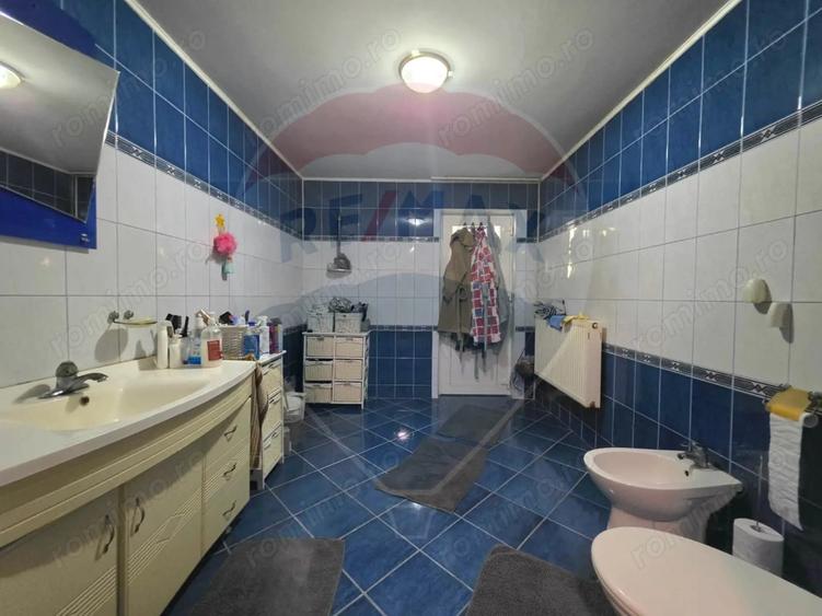 Casă cu 3 camere cu Teren 4534 Mp în Sud