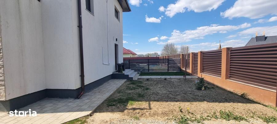 Casă cu 4 camere cu Teren 450 Mp în Ștefănești