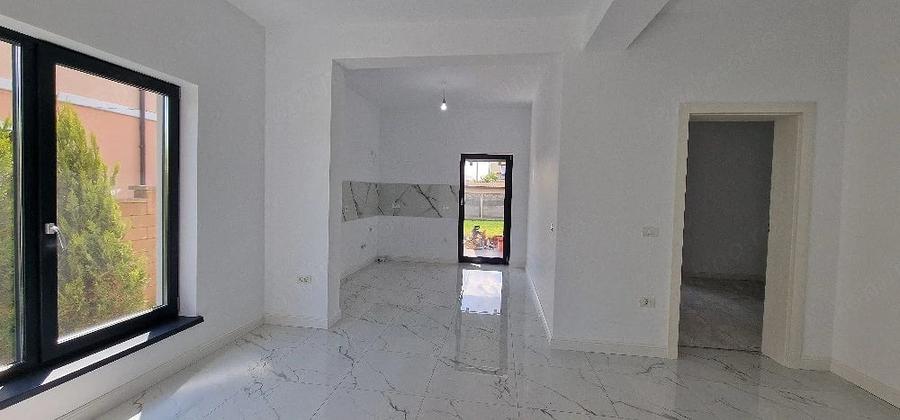Casă cu Teren 320 Mp în Central