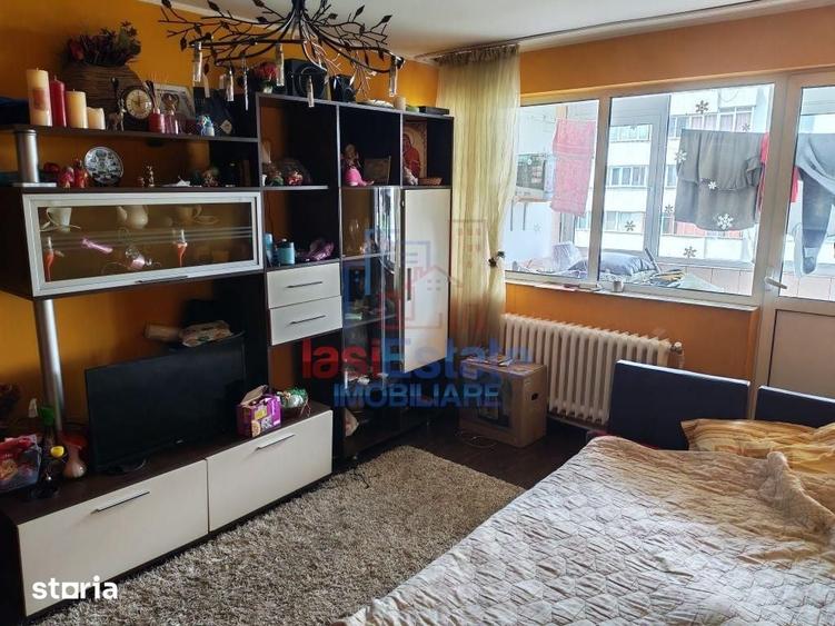 Apartament cu 2 camere semidecomandat în Podu Roș