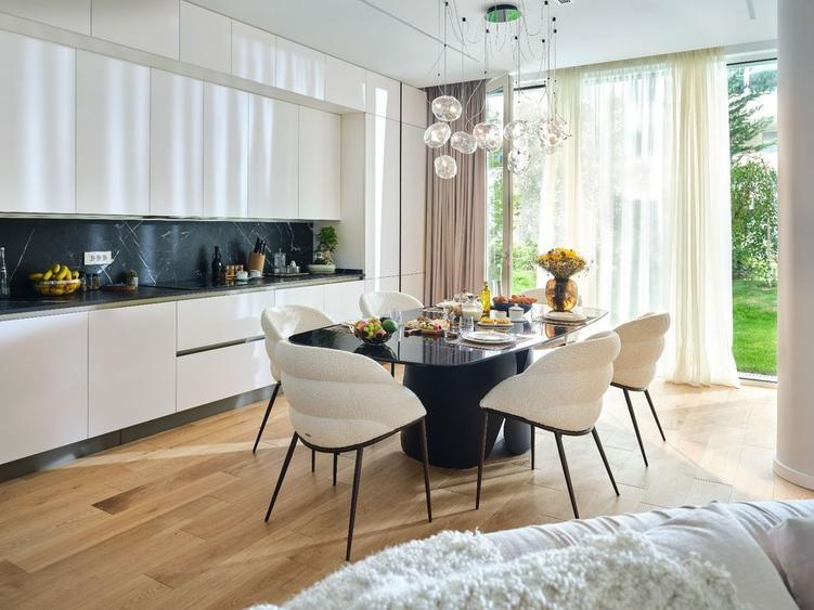 Apartament cu 4 camere decomandat în Băneasa