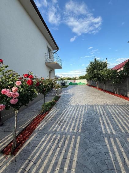 Casă cu 4 camere în Central
