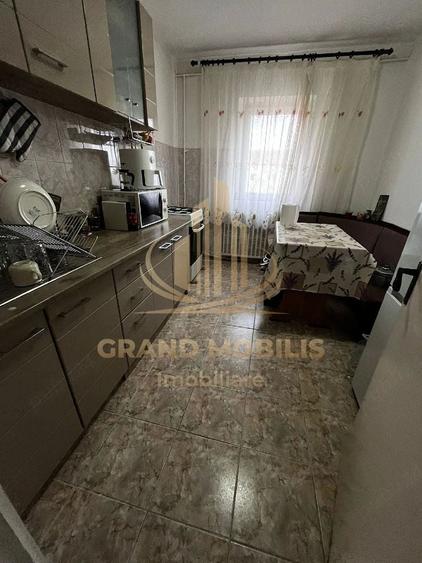 Apartament cu 2 camere semidecomandat, mobilat în Olimpia-Stadion
