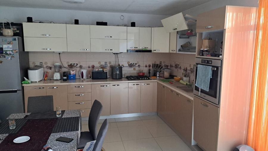 Casă cu 2 camere în Central