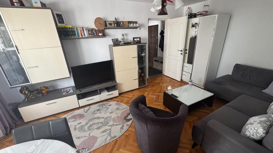 Apartament cu 2 camere decomandat, mobilat în Hipodrom 3