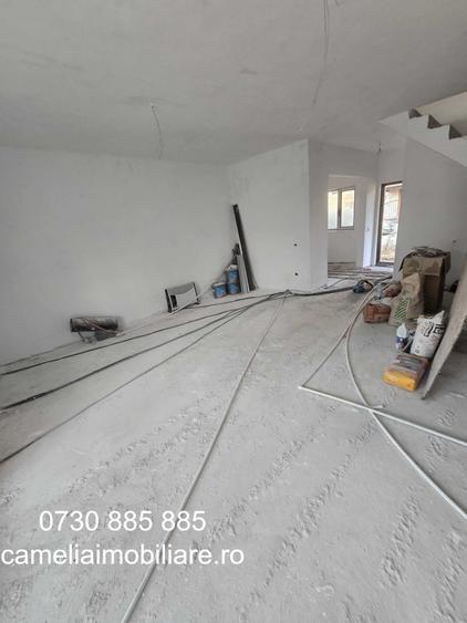 Duplex cu 4 camere cu Canalizare în Nord-Est